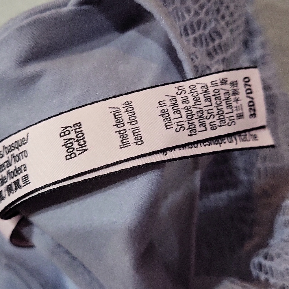 Victoria's Secret Bra - Picture 12 of 13